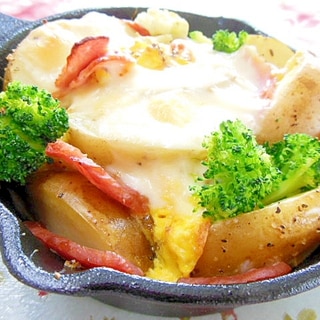 スキレットde❤馬鈴薯と卵とベーコンのグリル焼き❤
